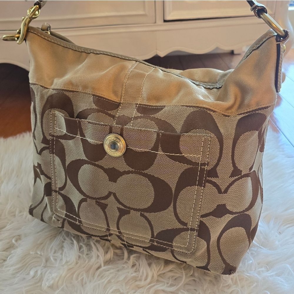 Coach Signature Monogram ** - Picture 2 of 10